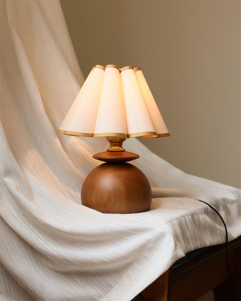 Pudge lampă de masă