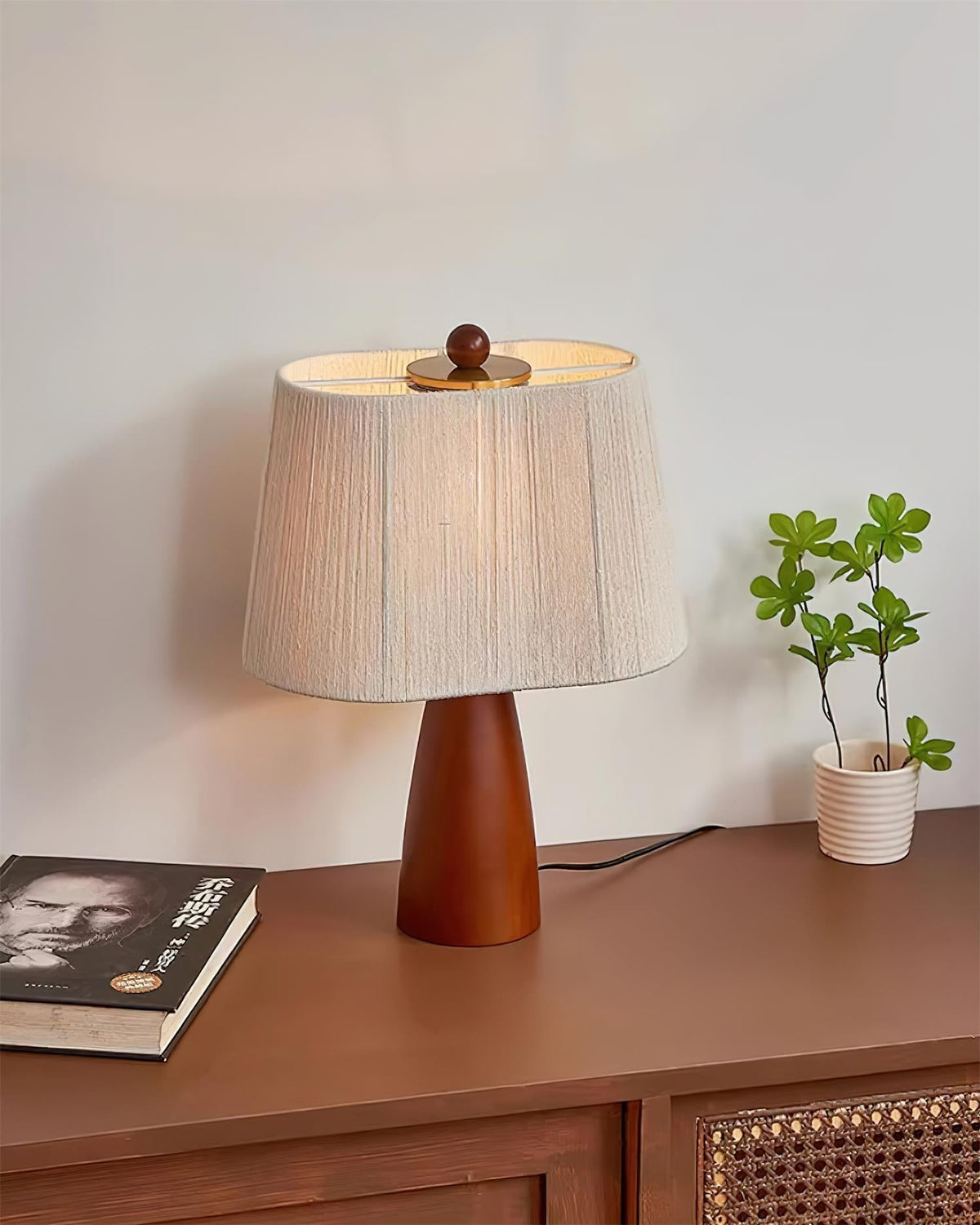 Renoina lampă de masă
