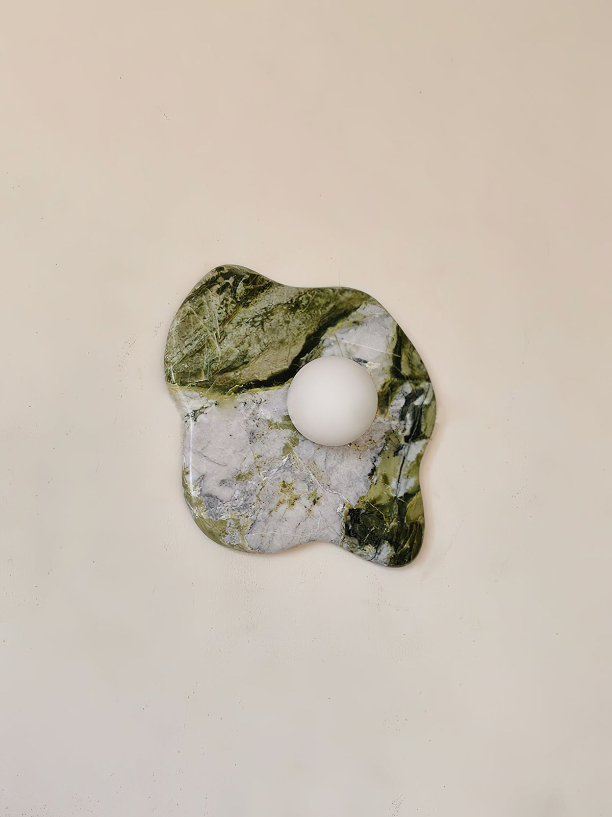Elaivine aplică de perete