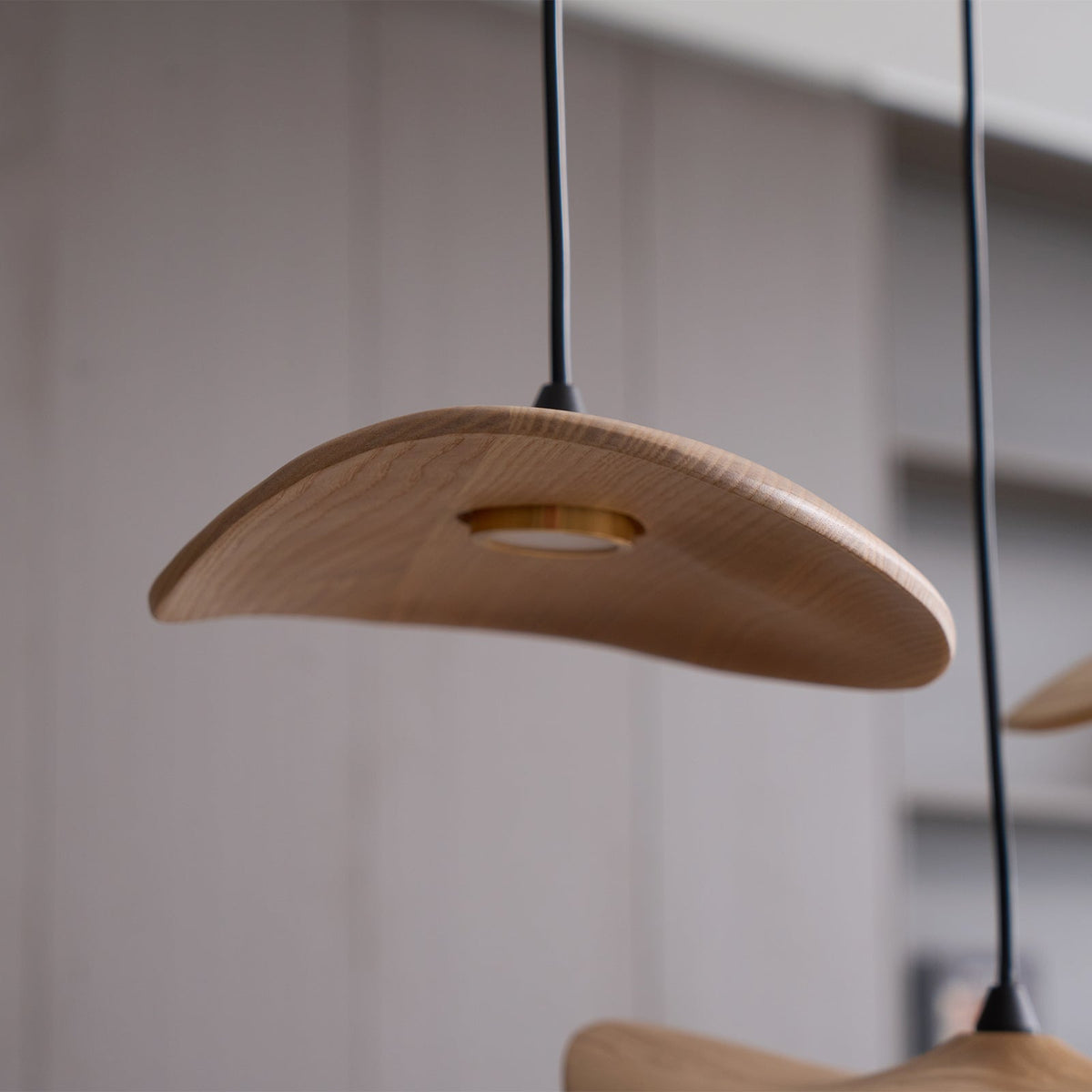 Abbott candelabru  modern minimalist cu frunze goale din lemn