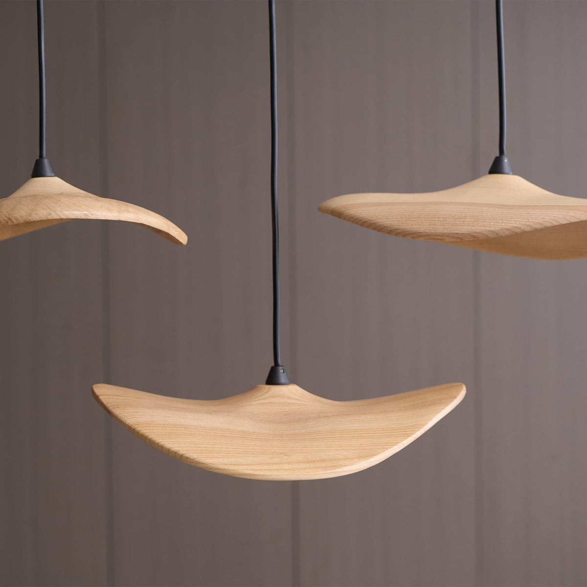 Abbott candelabru  modern minimalist cu frunze goale din lemn
