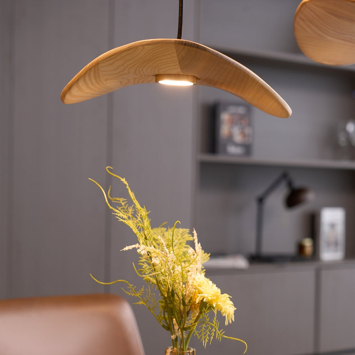 Abbott candelabru  modern minimalist cu frunze goale din lemn