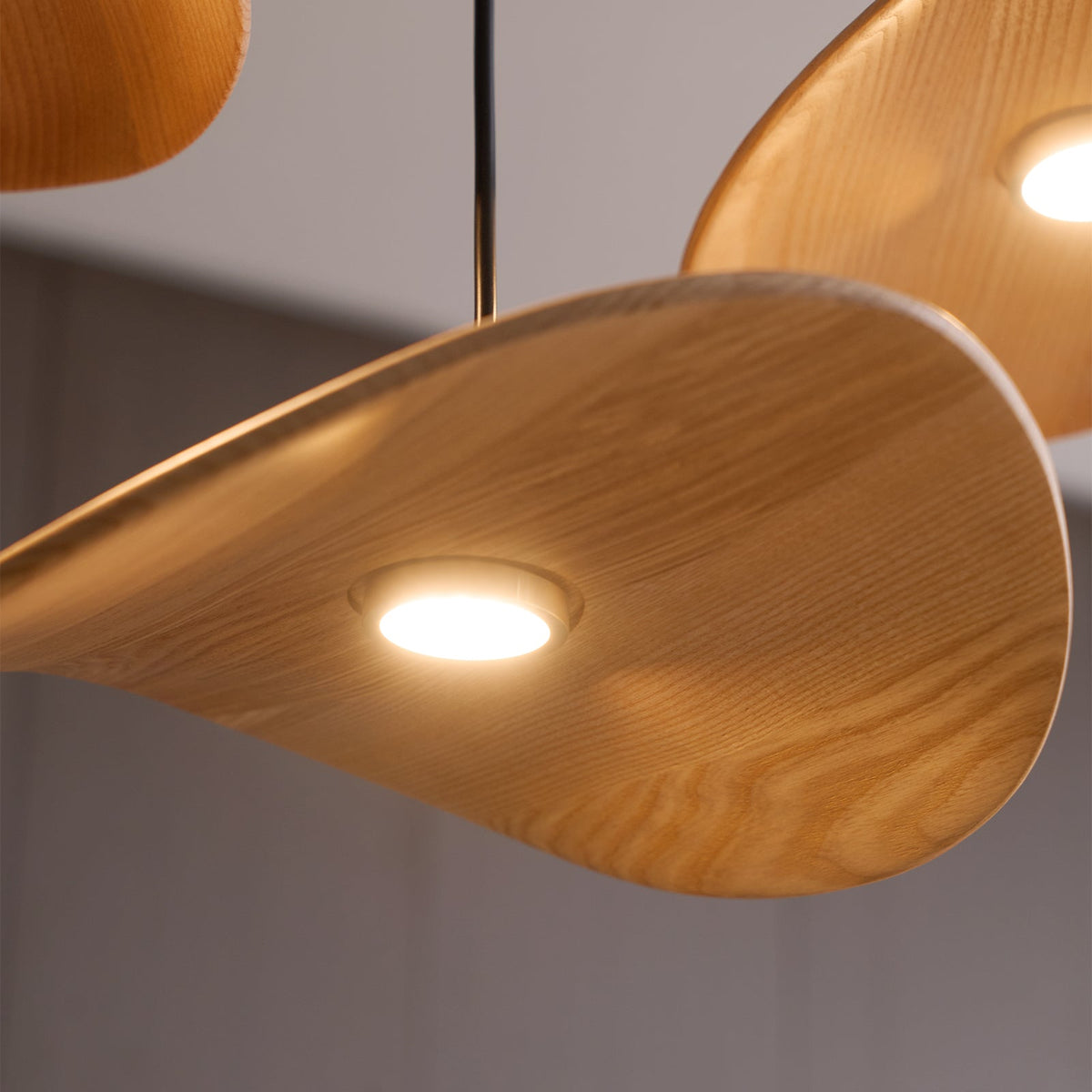 Abbott candelabru  modern minimalist cu frunze goale din lemn