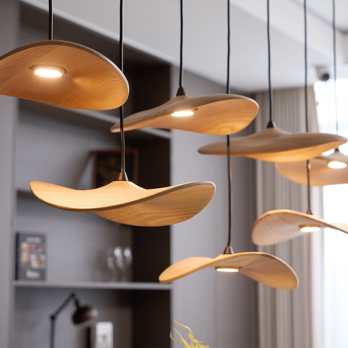 Abbott candelabru  modern minimalist cu frunze goale din lemn