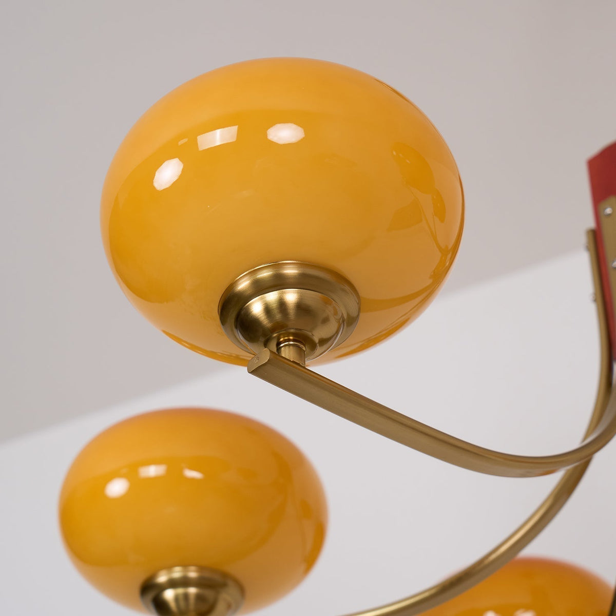 Vira candelabru ambră din sticlă, cu glob, cu 6 surse de lumină