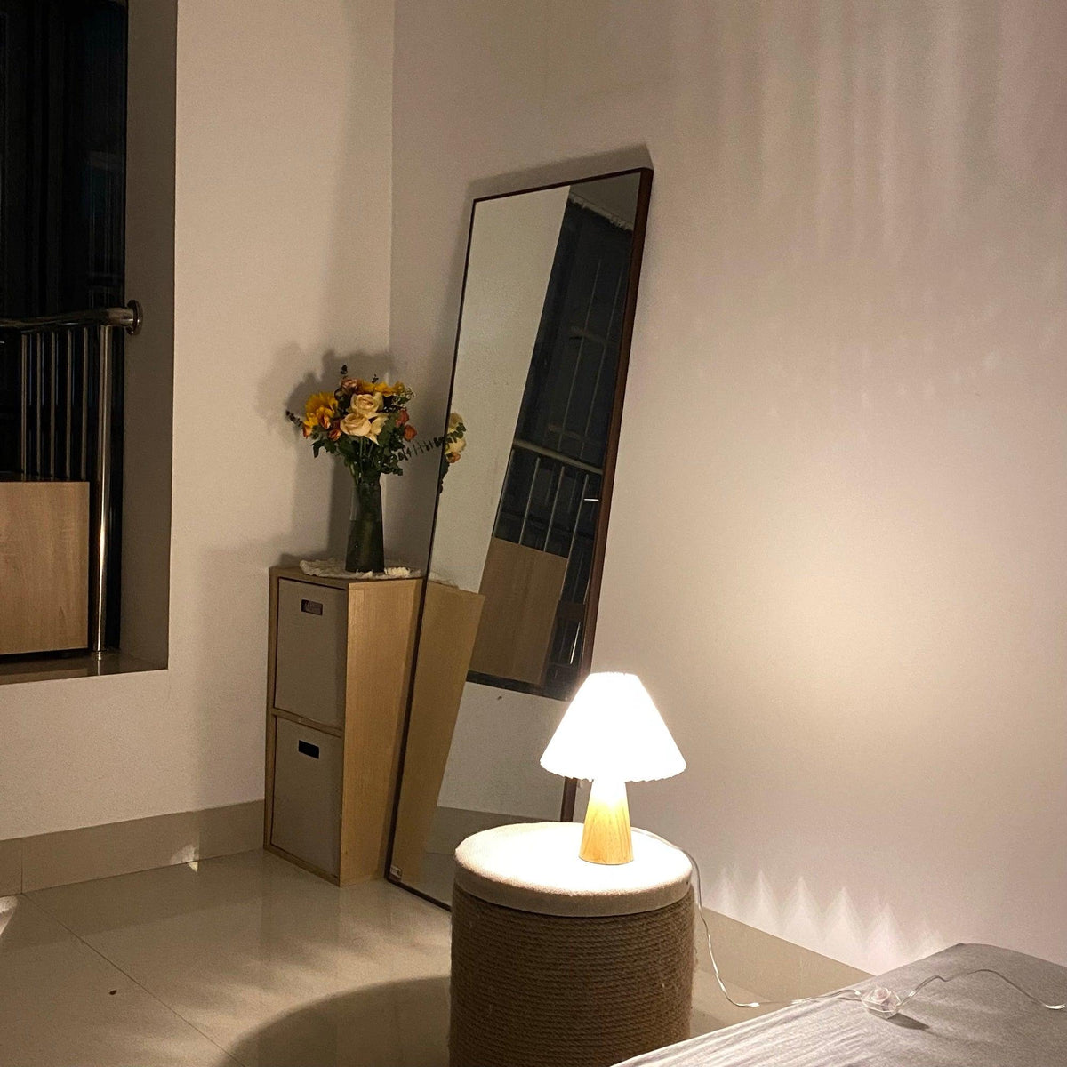 Sylineria lampă de masă minimalistă din lemn