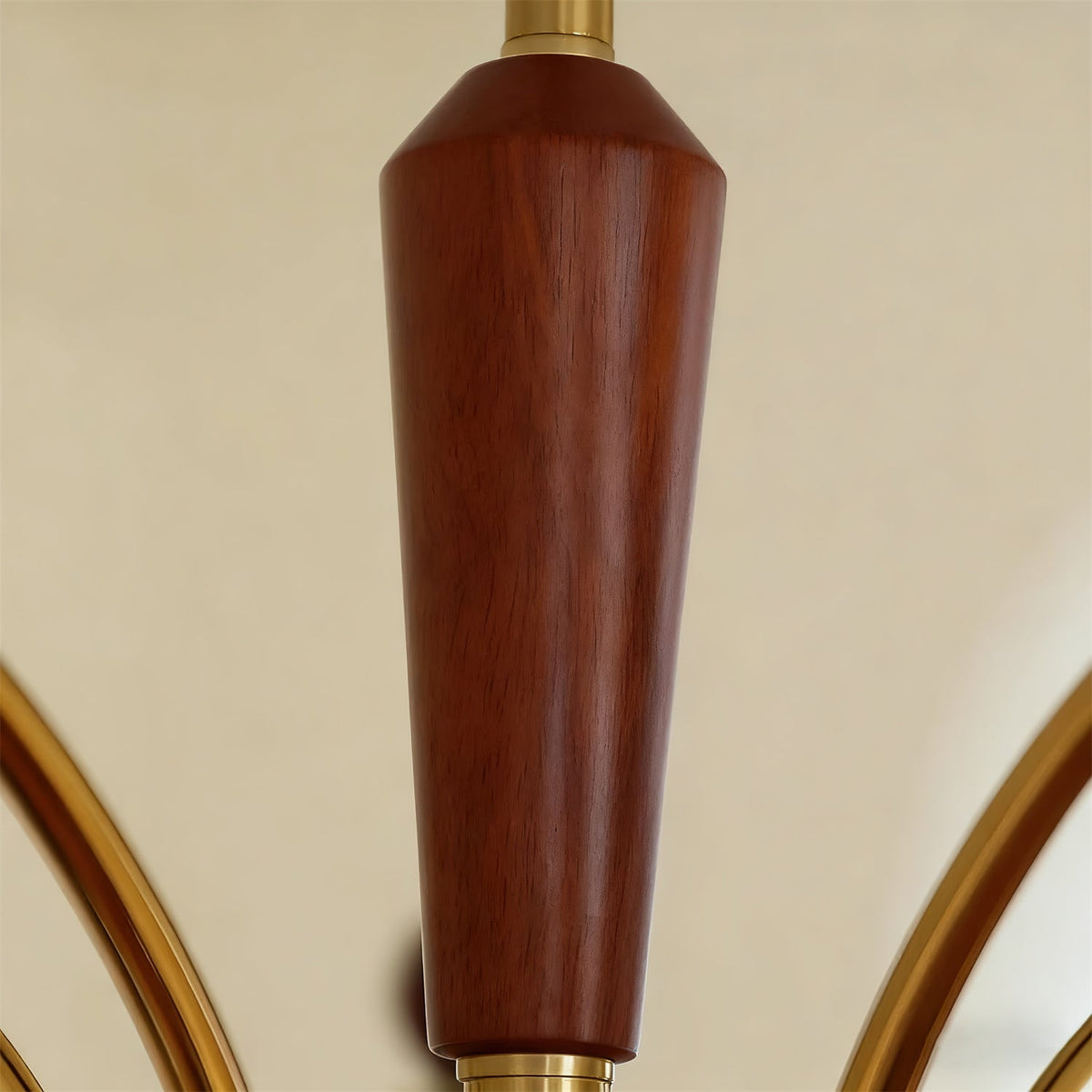 Rivaian candelabru