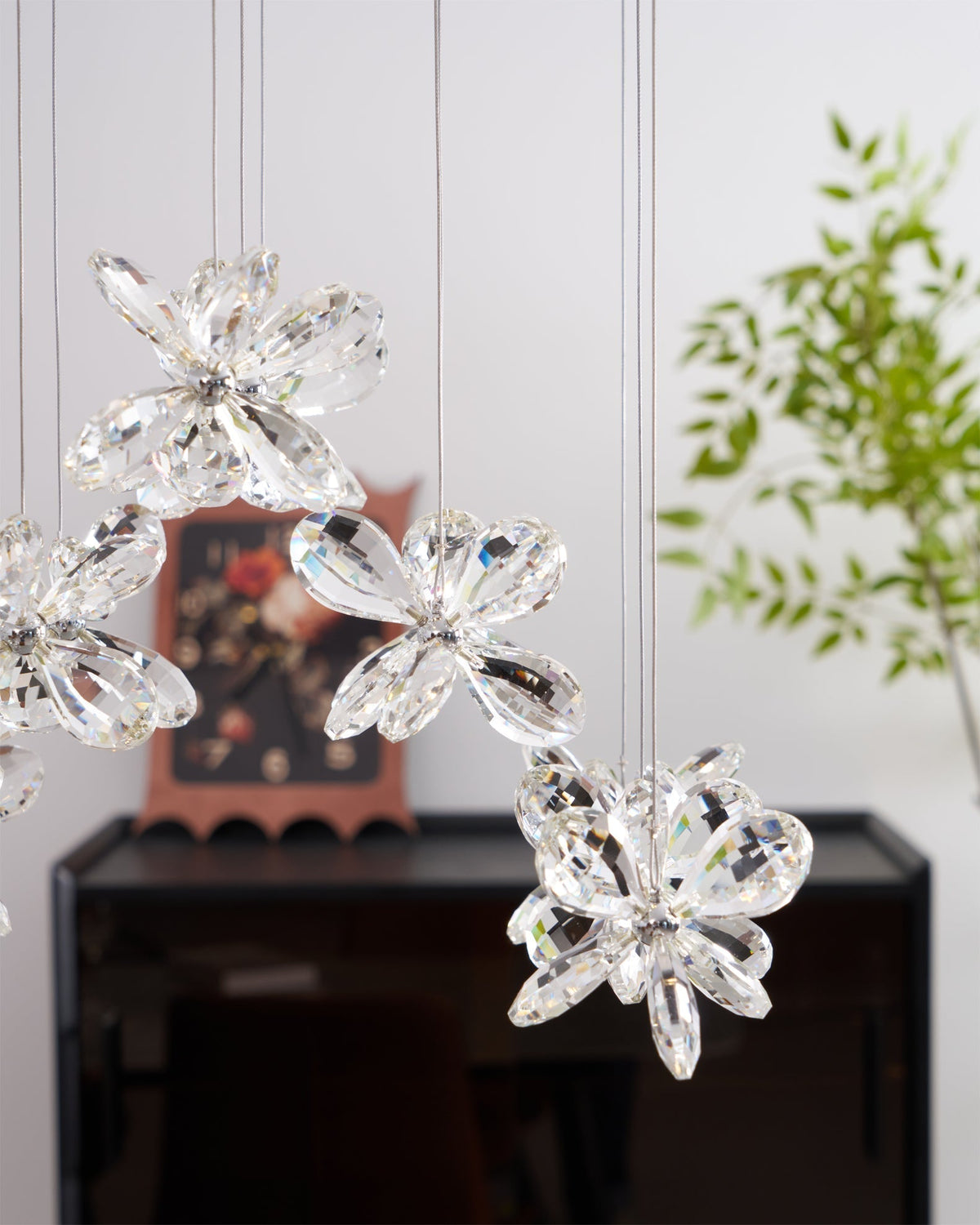 Dune candelabru din cristal, cu fluturi, floral, în grup