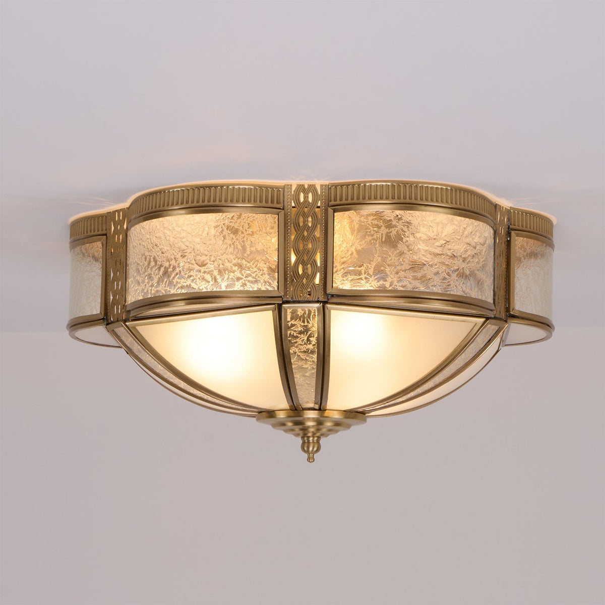 Xaris lampadar din alamă, floral