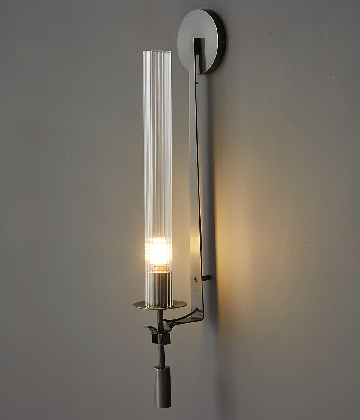Veloora aplică de perete din alamă și sticlă, minimalistă, striată