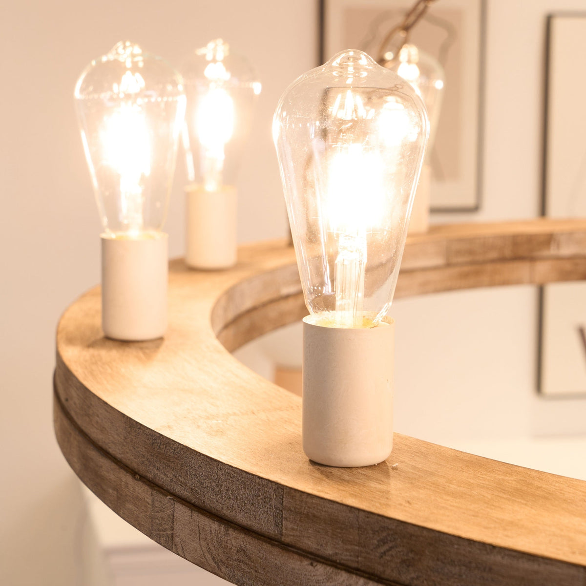 Rinorena candelabru din lemn