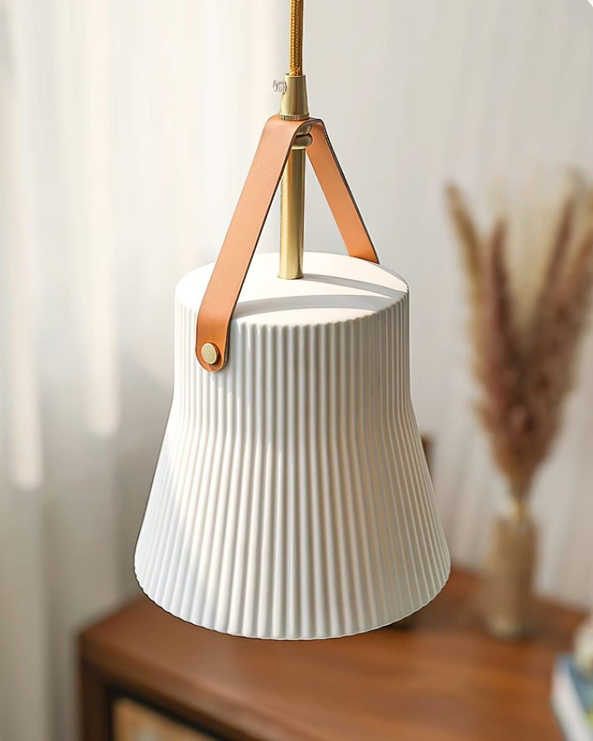 Lampă suspendată Cielum modern minimalist Abajur Ceramic Texturat cu Bandă de Piele alamă