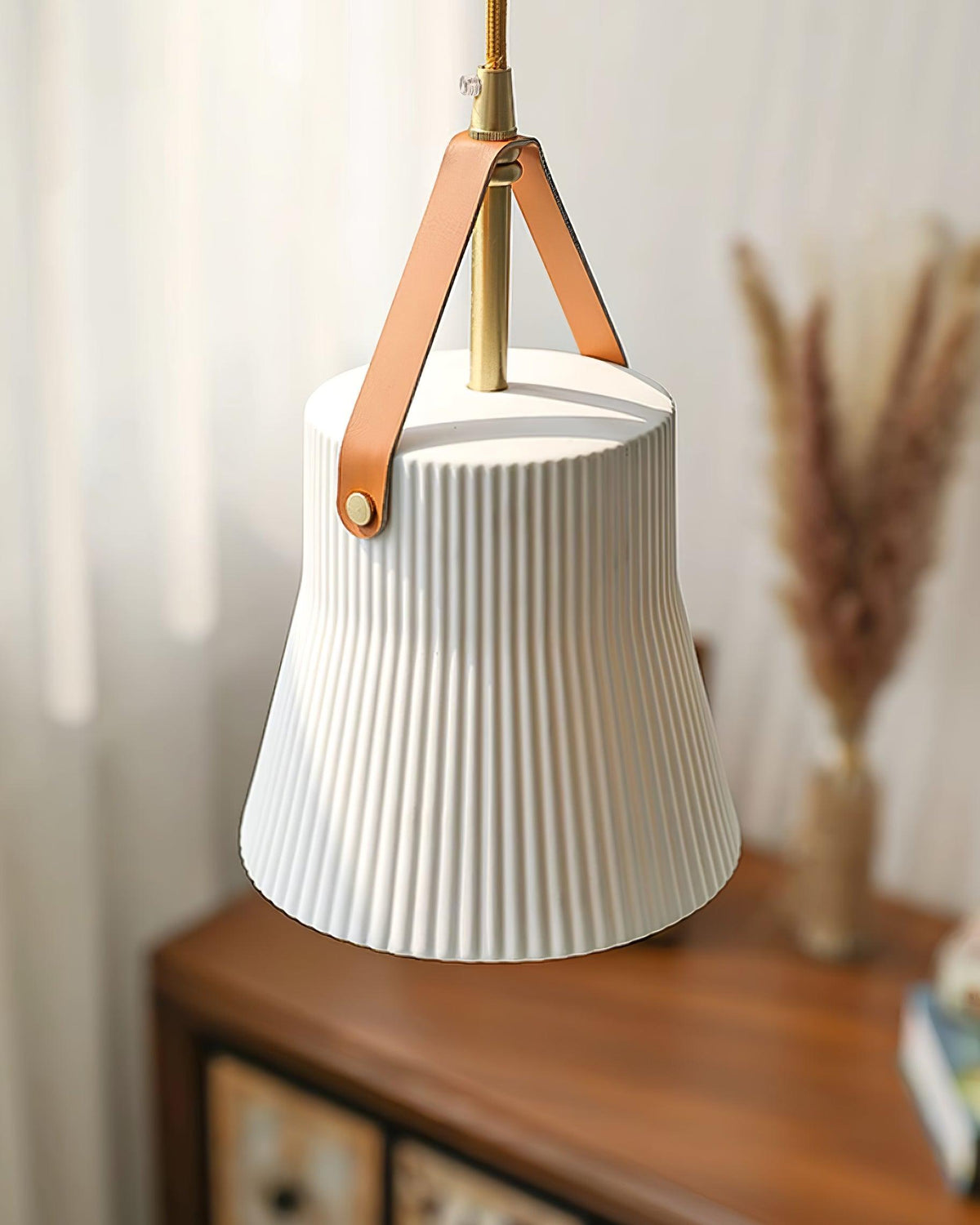 Lampă suspendată Cielum modern minimalist Abajur Ceramic Texturat cu Bandă de Piele alamă