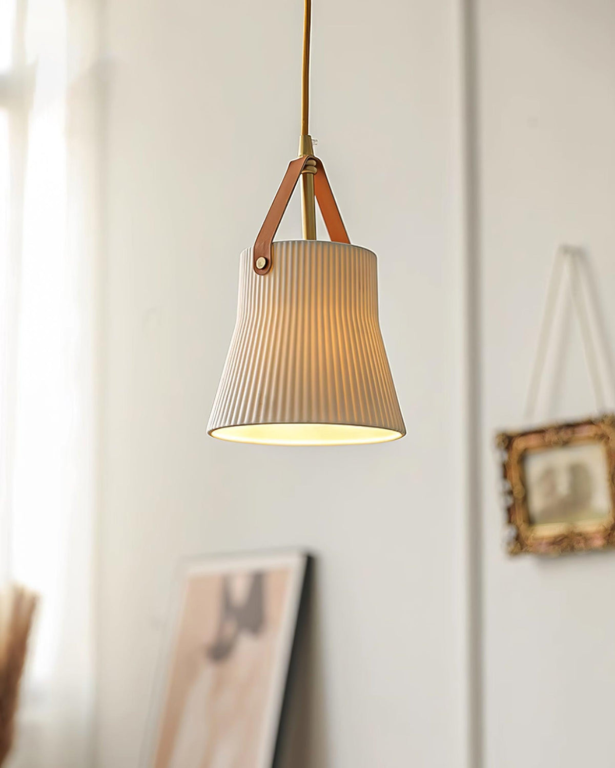 Lampă suspendată Cielum modern minimalist Abajur Ceramic Texturat cu Bandă de Piele alamă