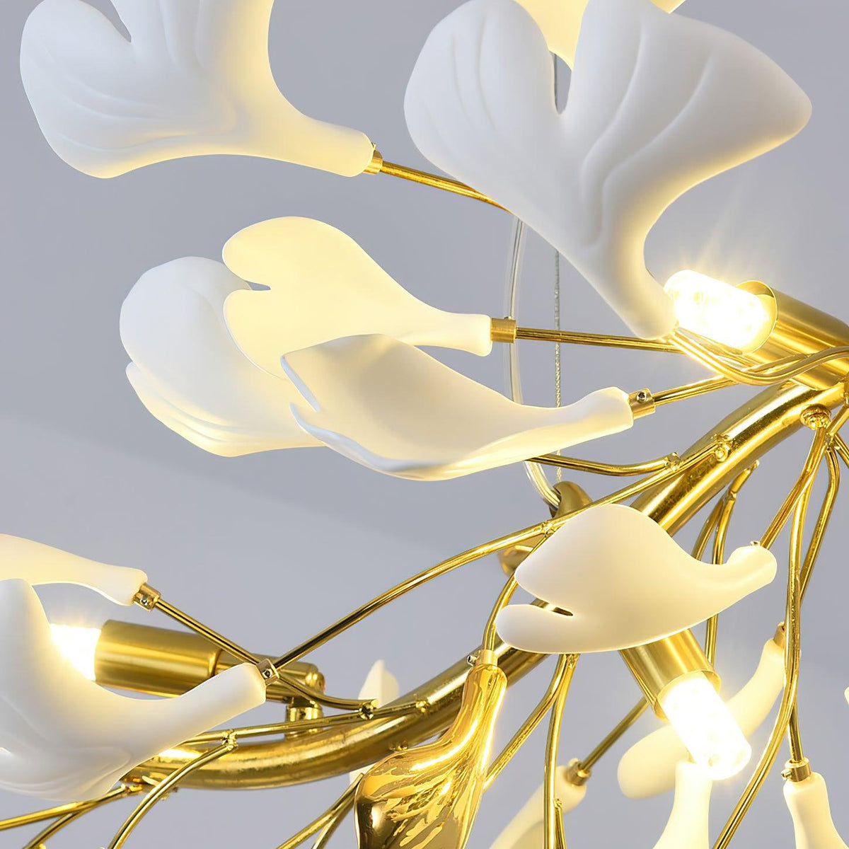 Dylo candelabru din alamă cu ramuri de petale ceramice liniare Ginkgo