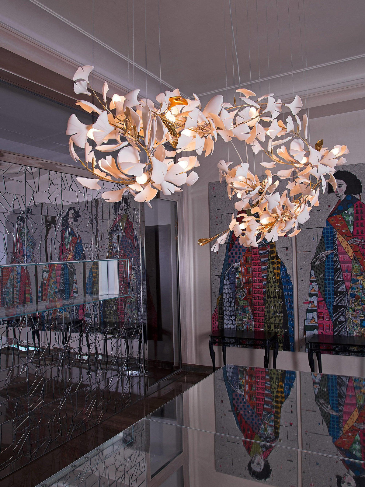 Calix candelabru cu abajur din ceramică în formă de frunză Gingko și finisaj alb aur, în stil modern