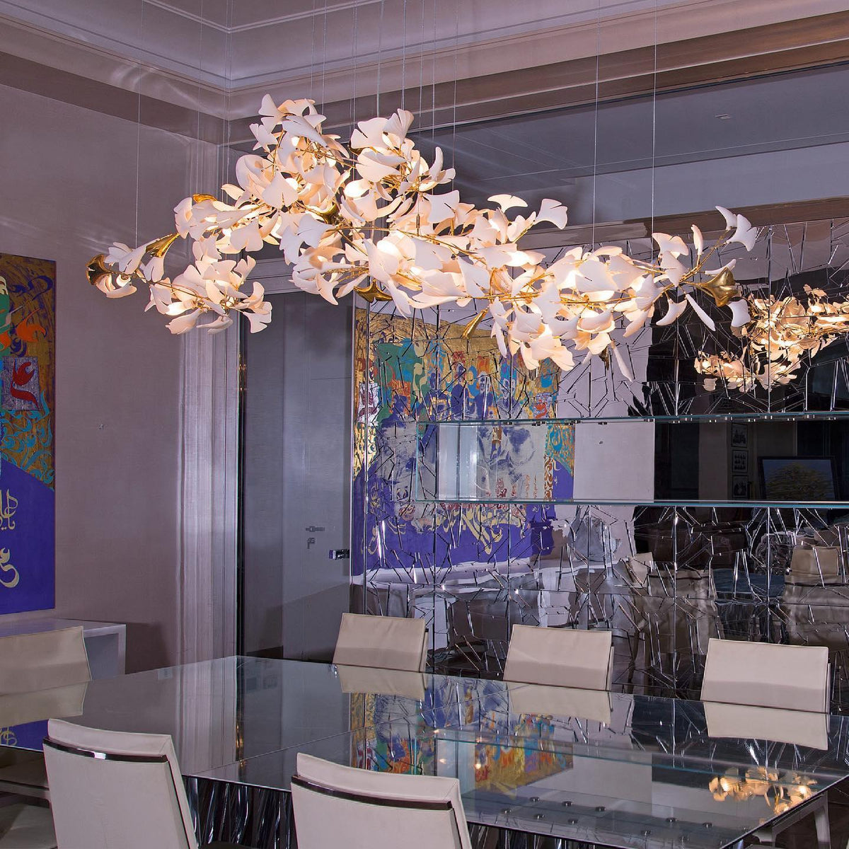Calix candelabru cu abajur din ceramică în formă de frunză Gingko și finisaj alb aur, în stil modern