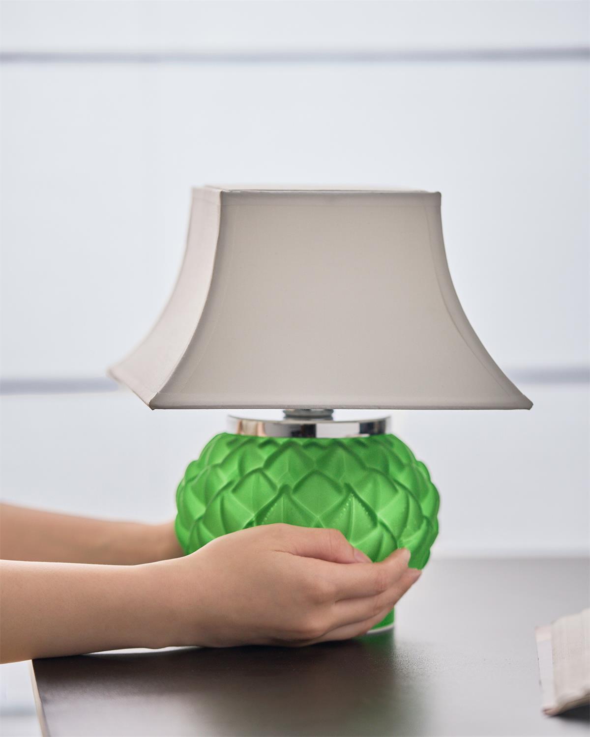 Grennet lampă de masă