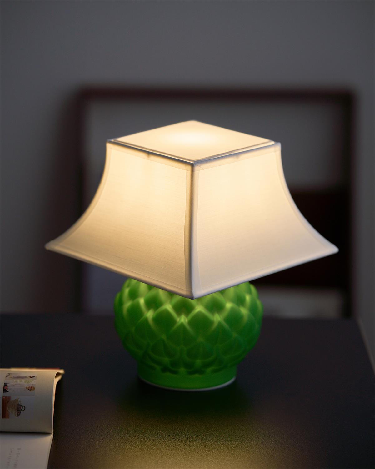 Grennet lampă de masă