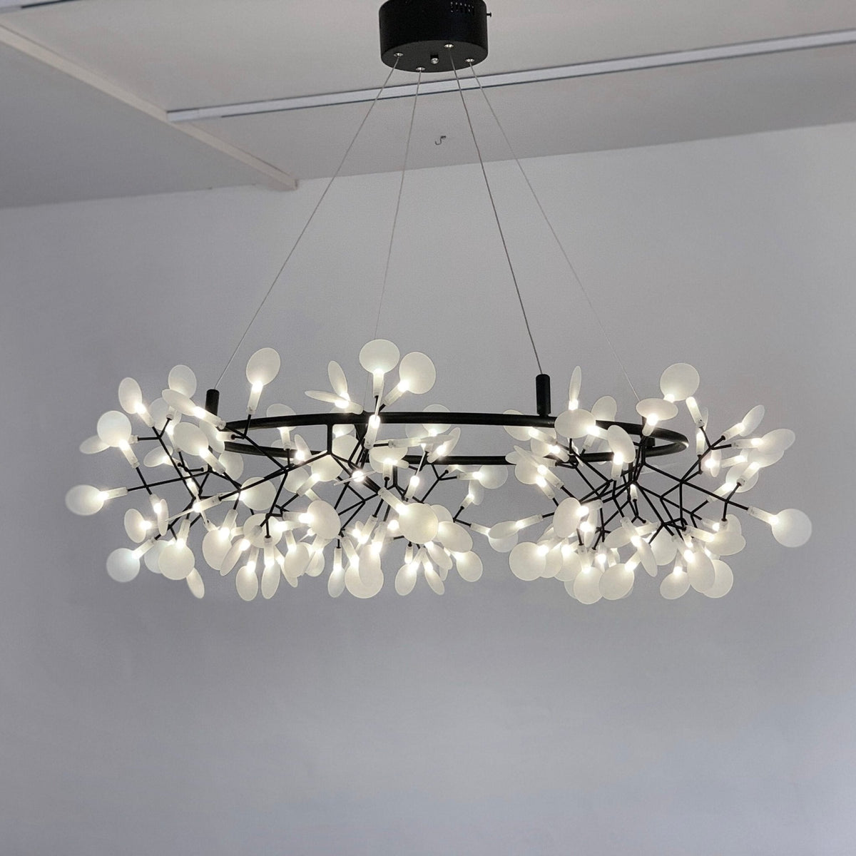 Liralide candelabru