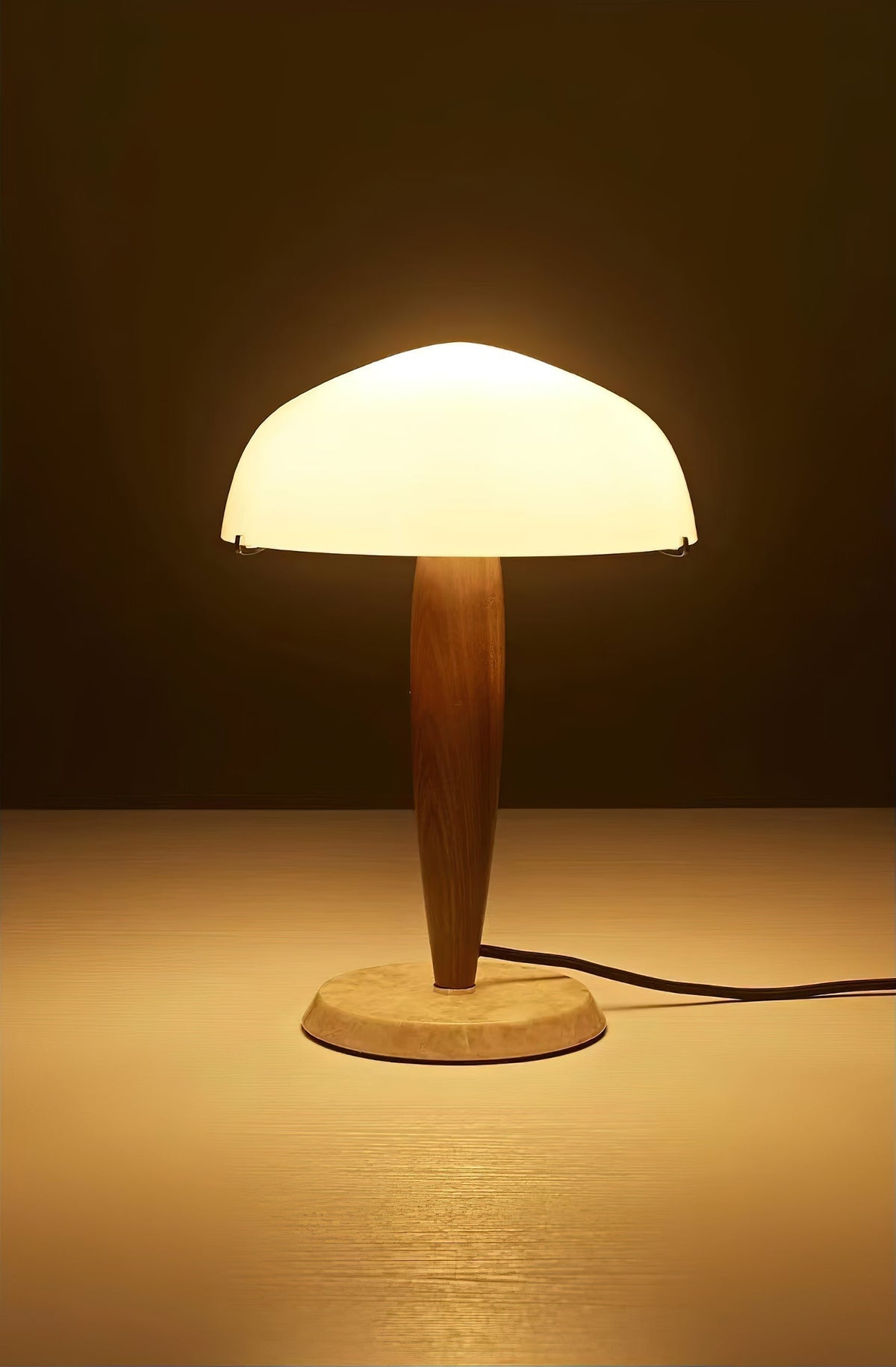 Oreliora lampă de masă