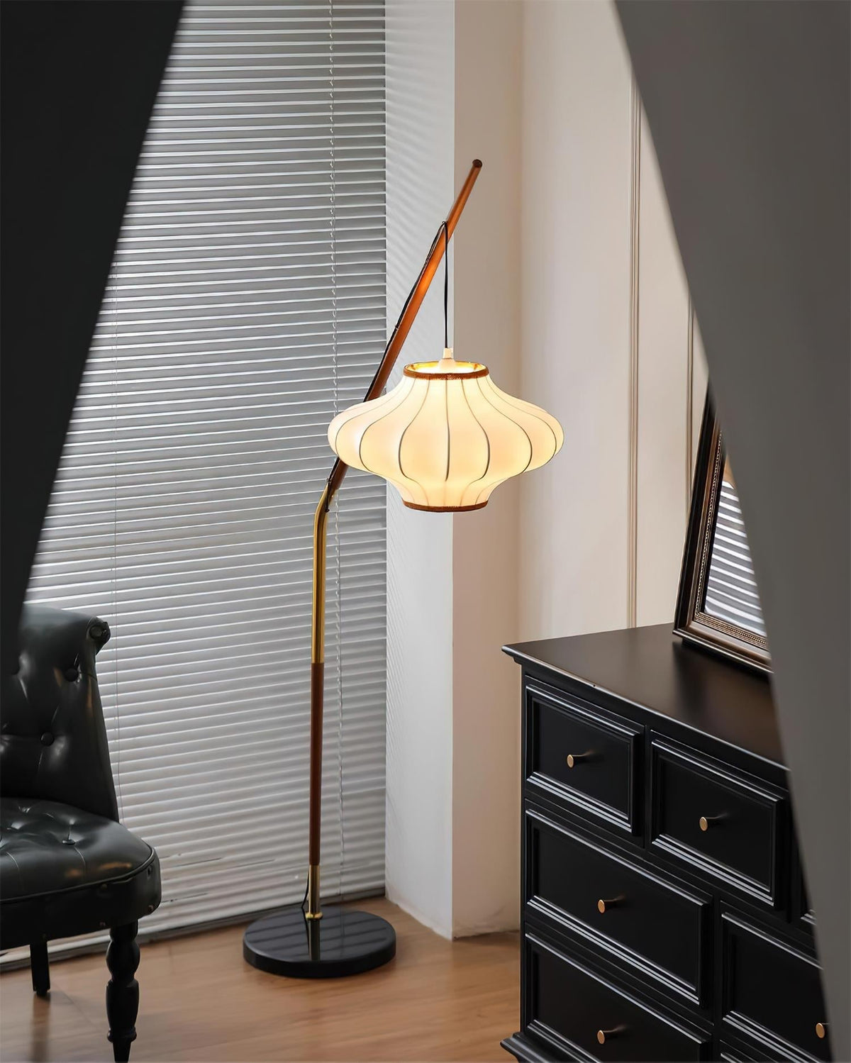 Oreluia lampadar