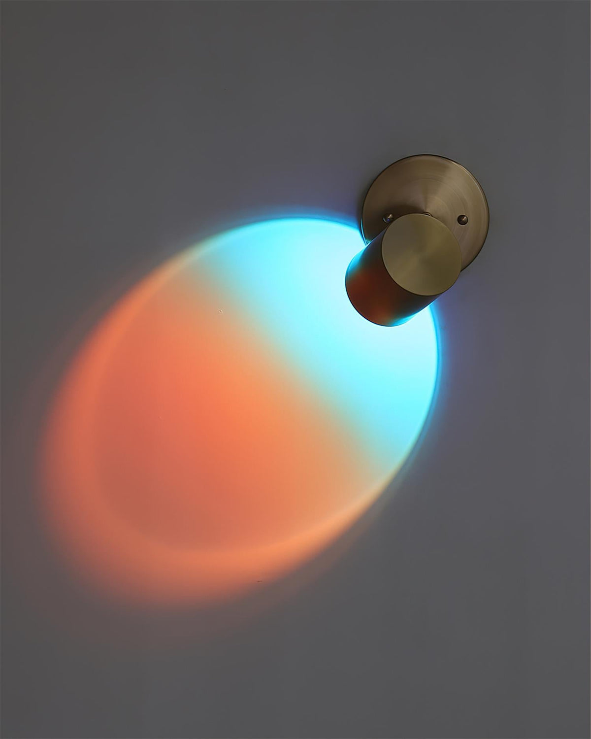Marcellus Beam aplică de perete