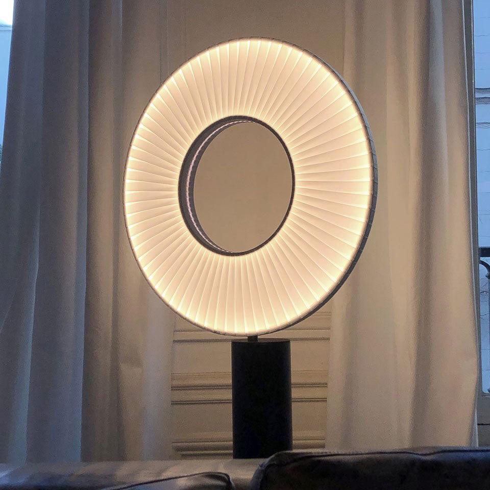 Levara lampă de masă cu abajur textil