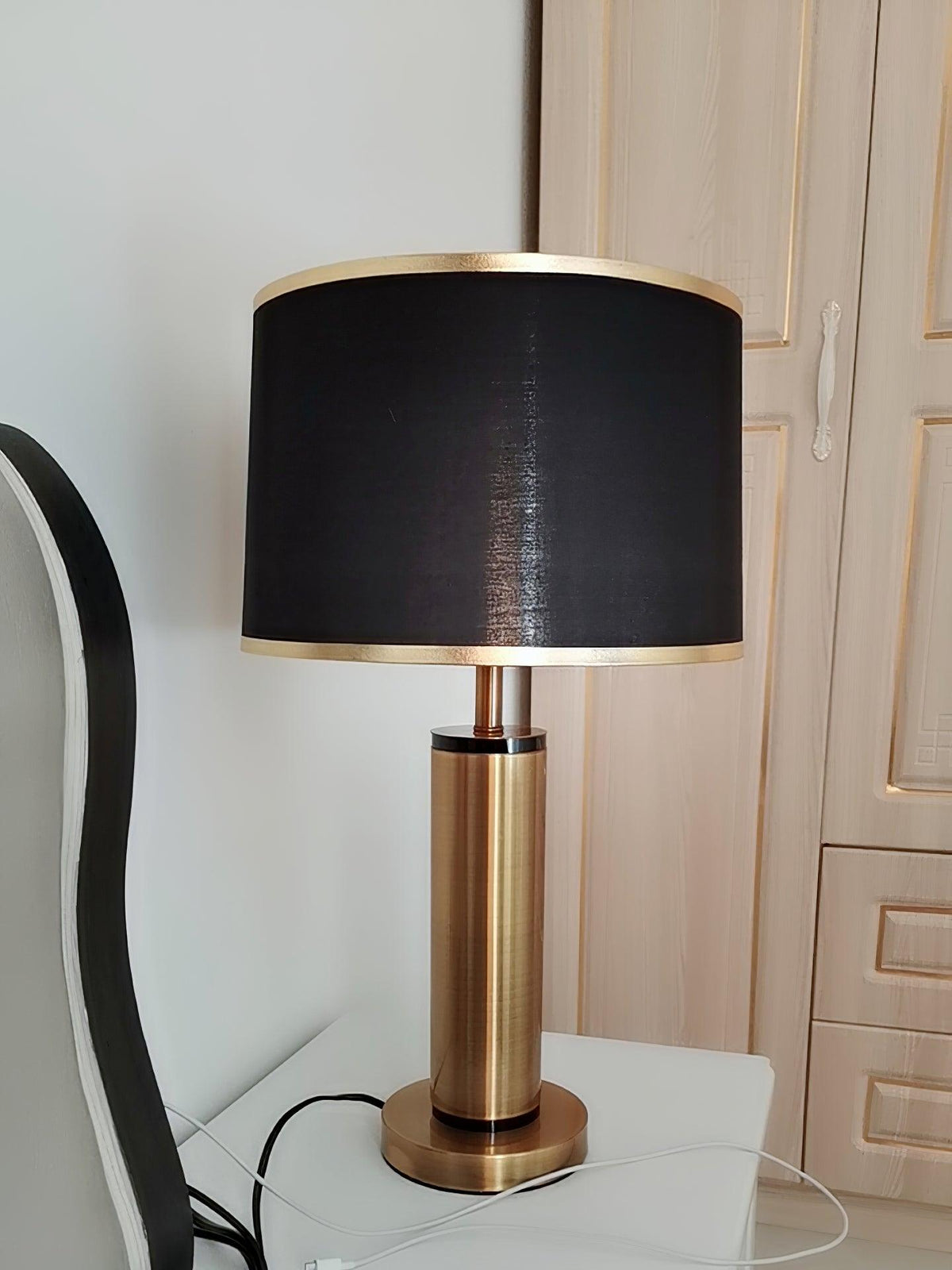 Cur lampă de masă modernă