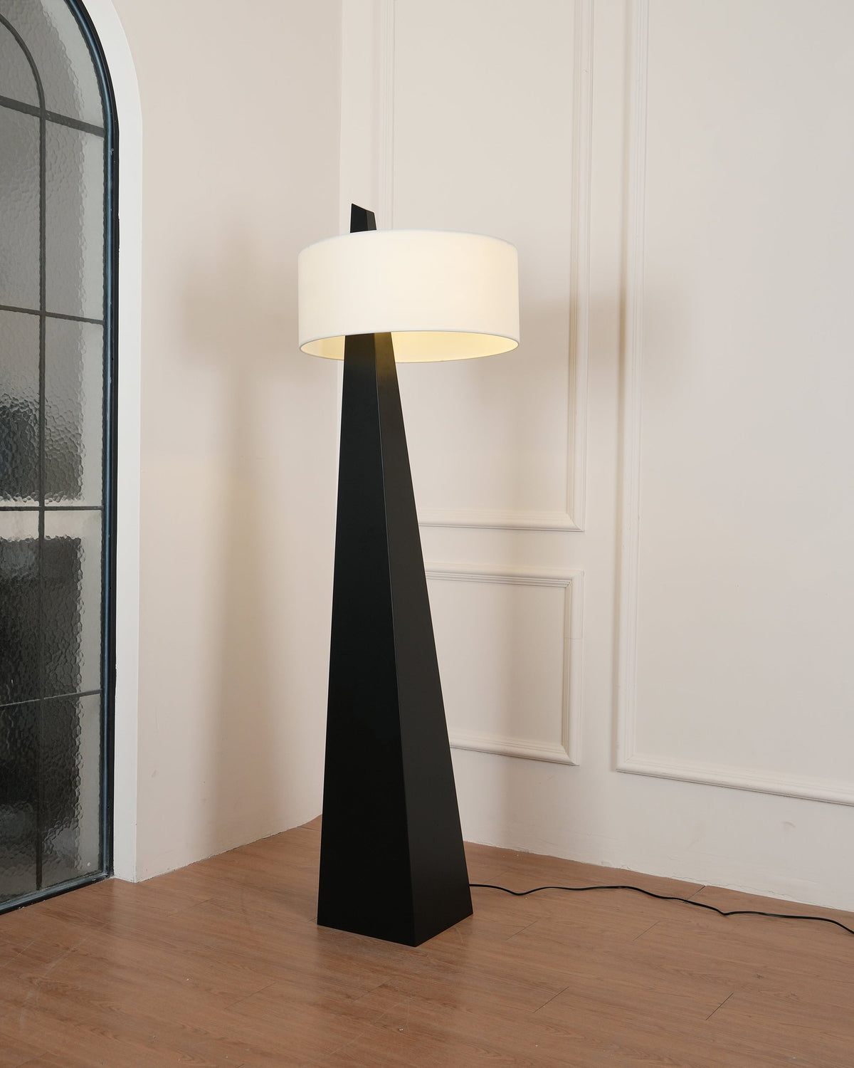 Renalise Obelisk lampadar