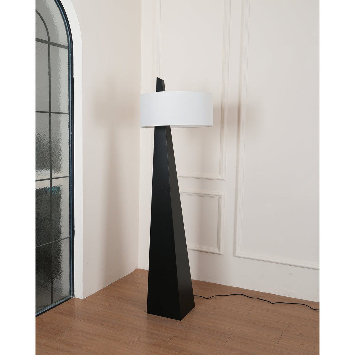 Renalise Obelisk lampadar