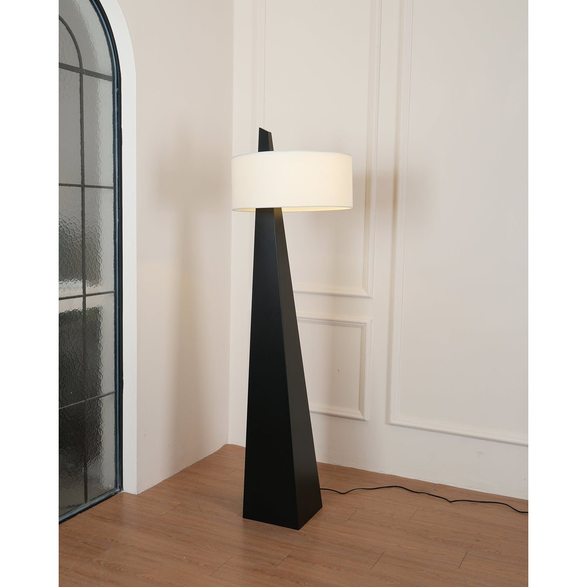 Renalise Obelisk lampadar