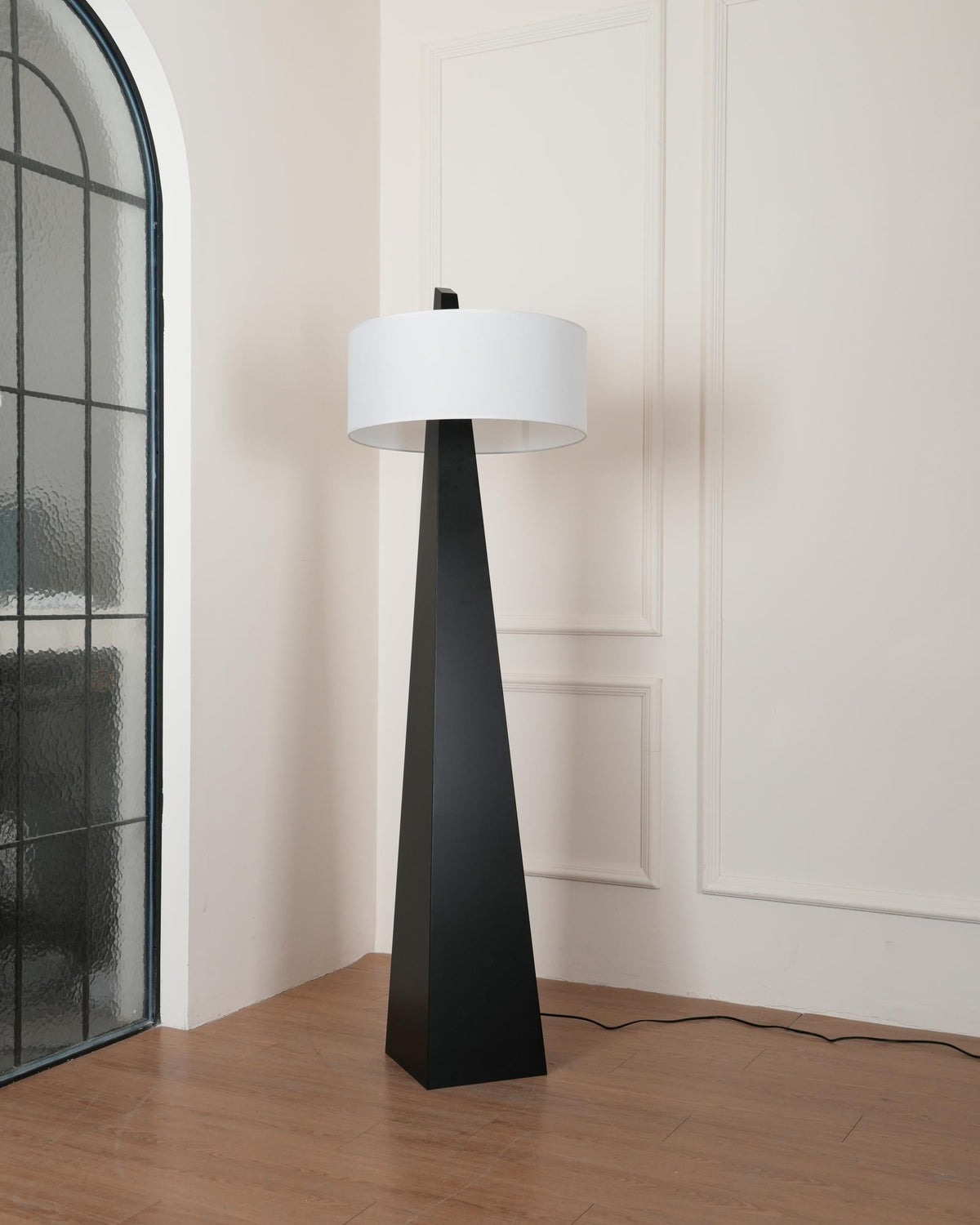 Renalise Obelisk lampadar