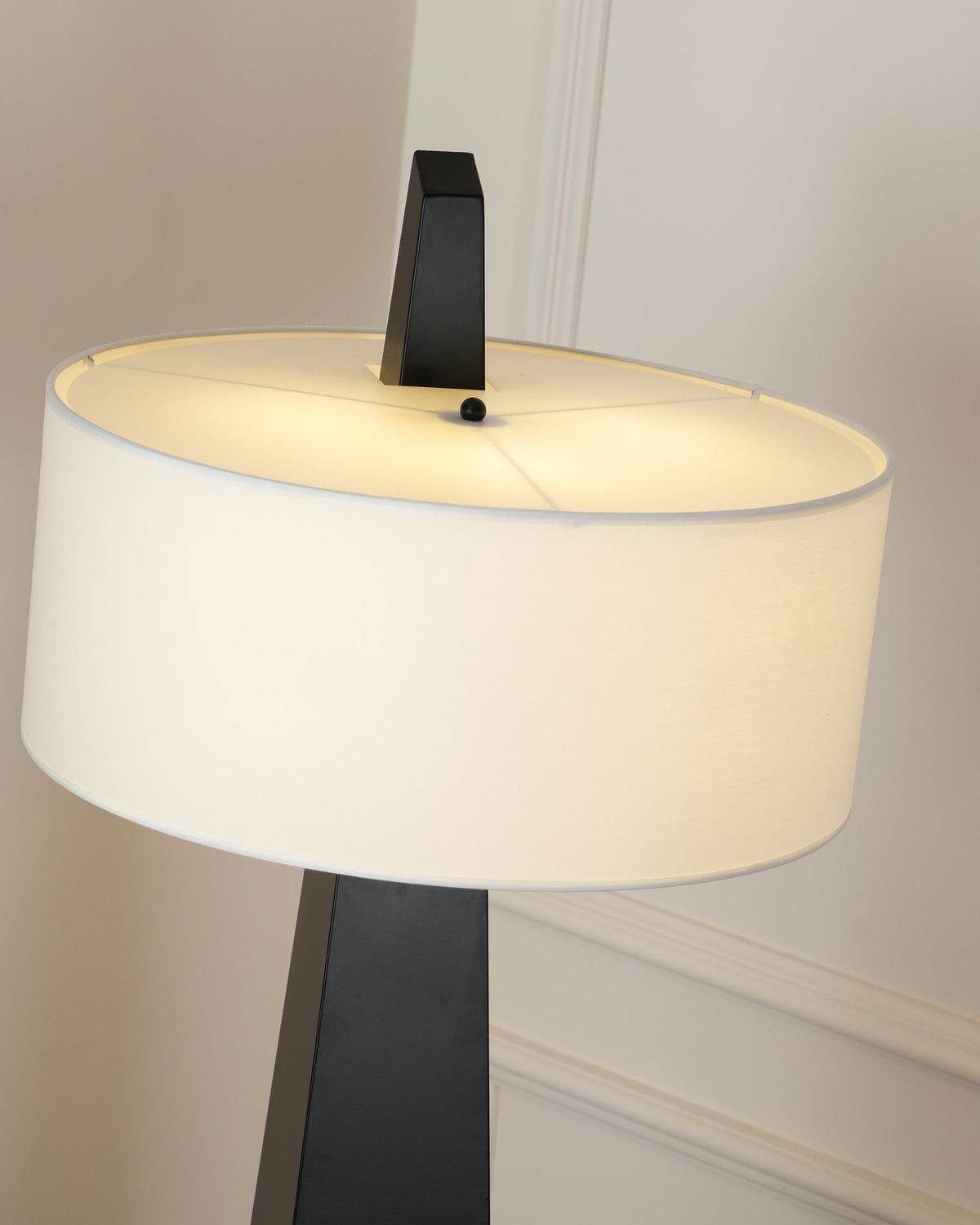 Renalise Obelisk lampadar