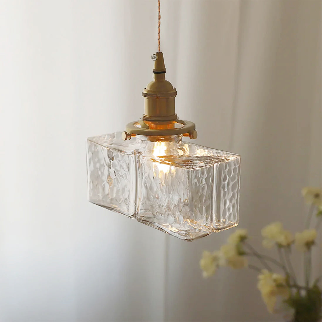 Ovely lampă suspendată vintage din sticlă bătută cu ciocan și corp din alamă