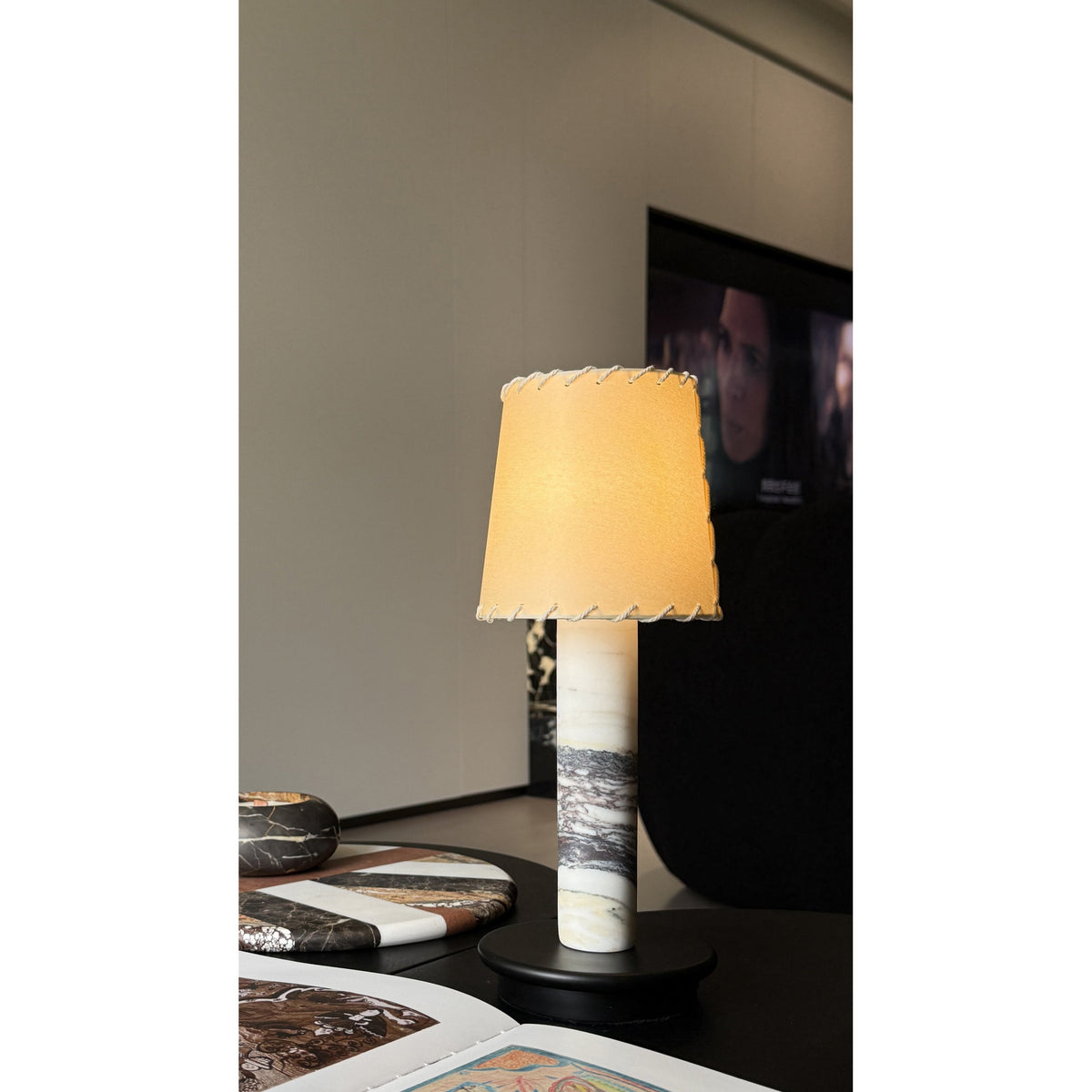 Viraerira lampă de masă