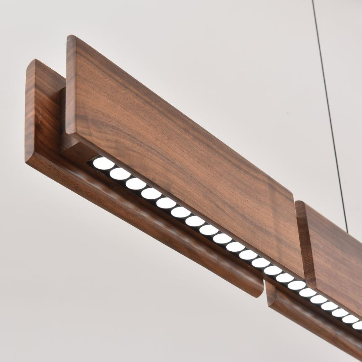 Cedar candelabru liniar