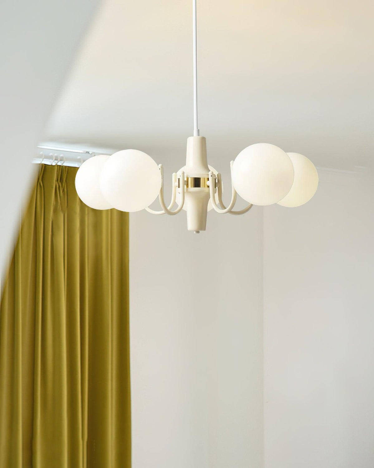 Norenena candelabru