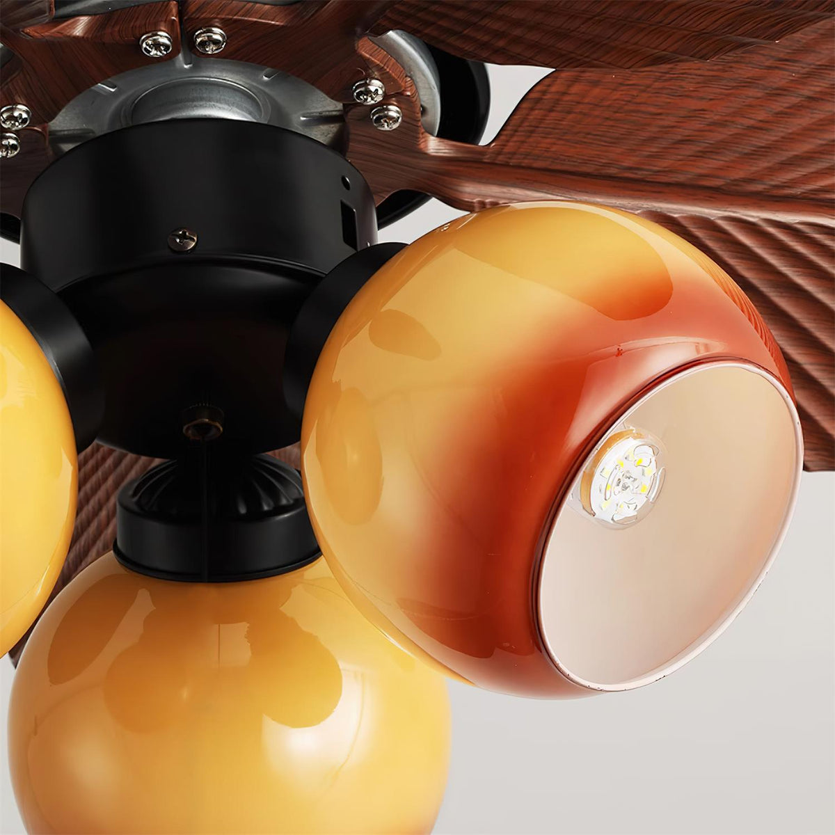 Avenineria ventilator de tavan cu lumină