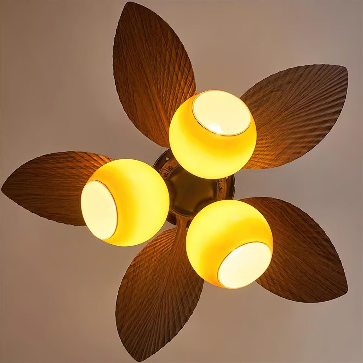 Avenineria ventilator de tavan cu lumină