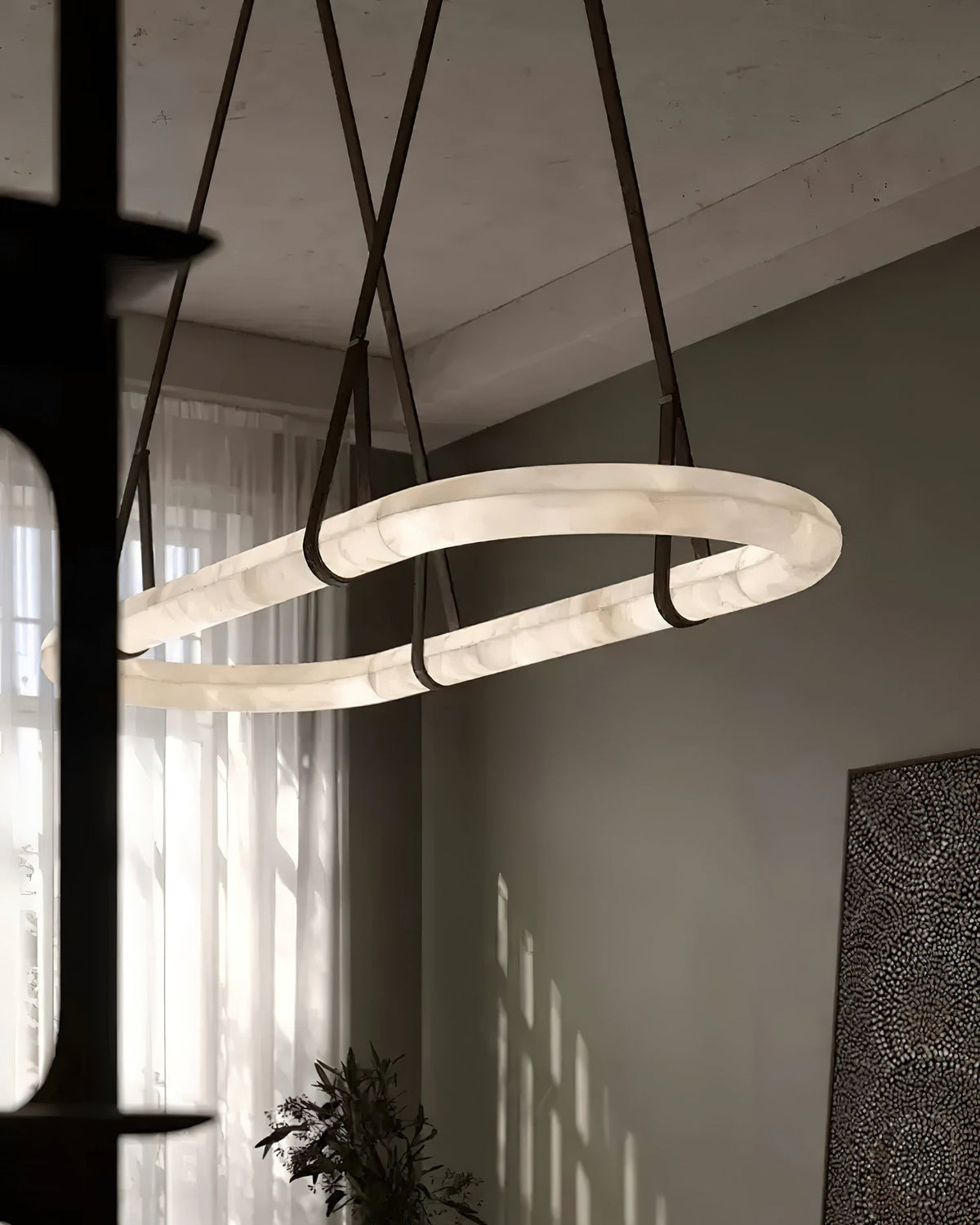 Kurve candelabru din alabastru din piele artificială
