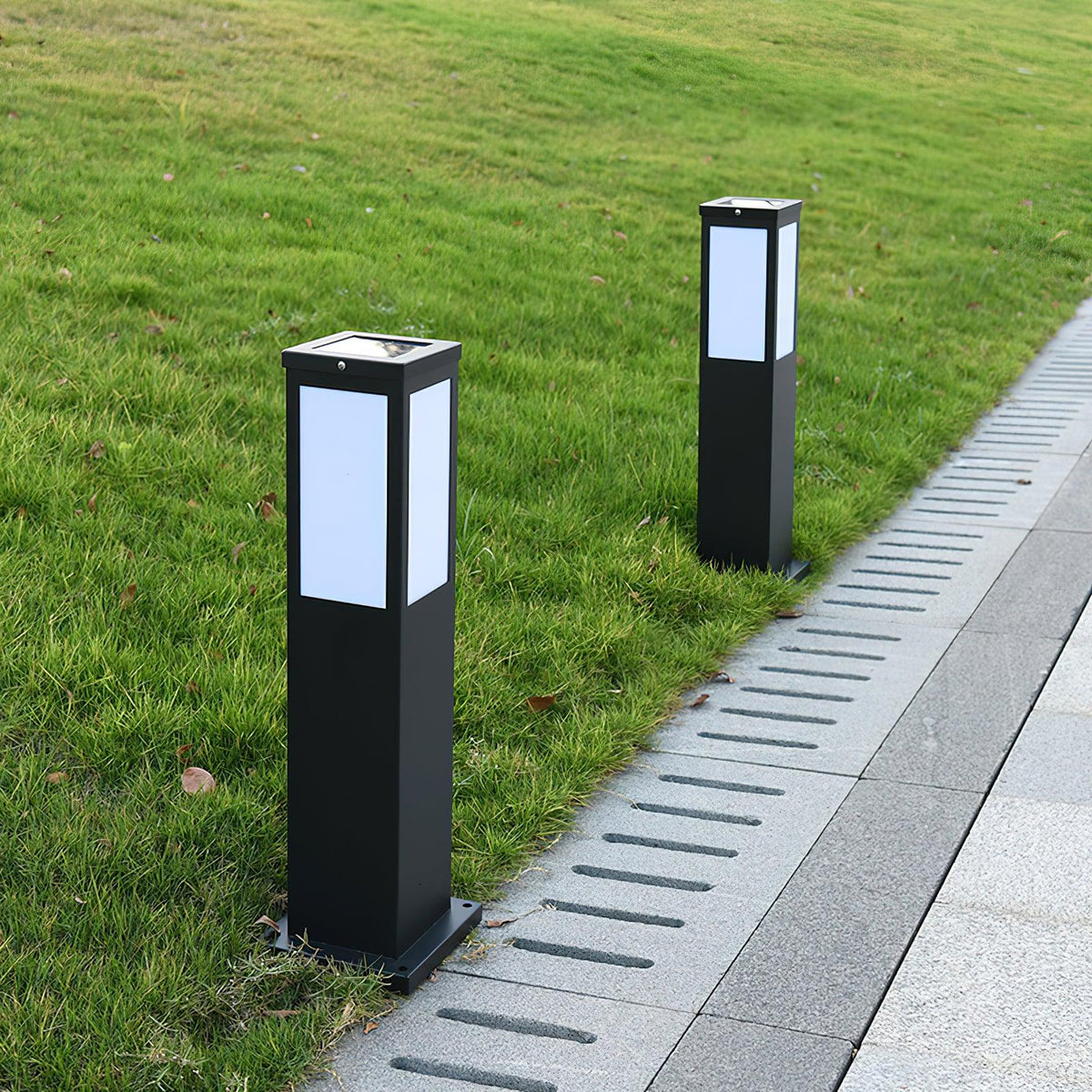 Leo Bollard Solar Outdoor Light