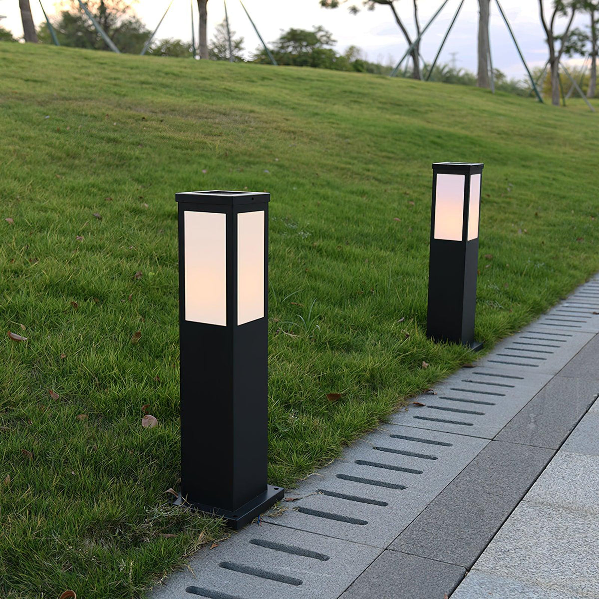 Leo Bollard Solar Outdoor Light