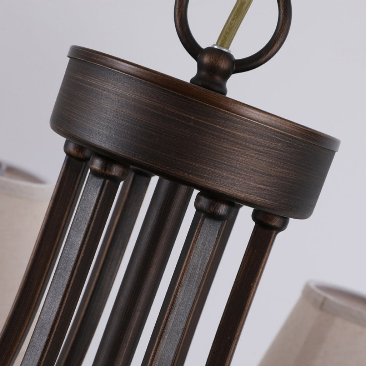 Lyvenisra candelabru