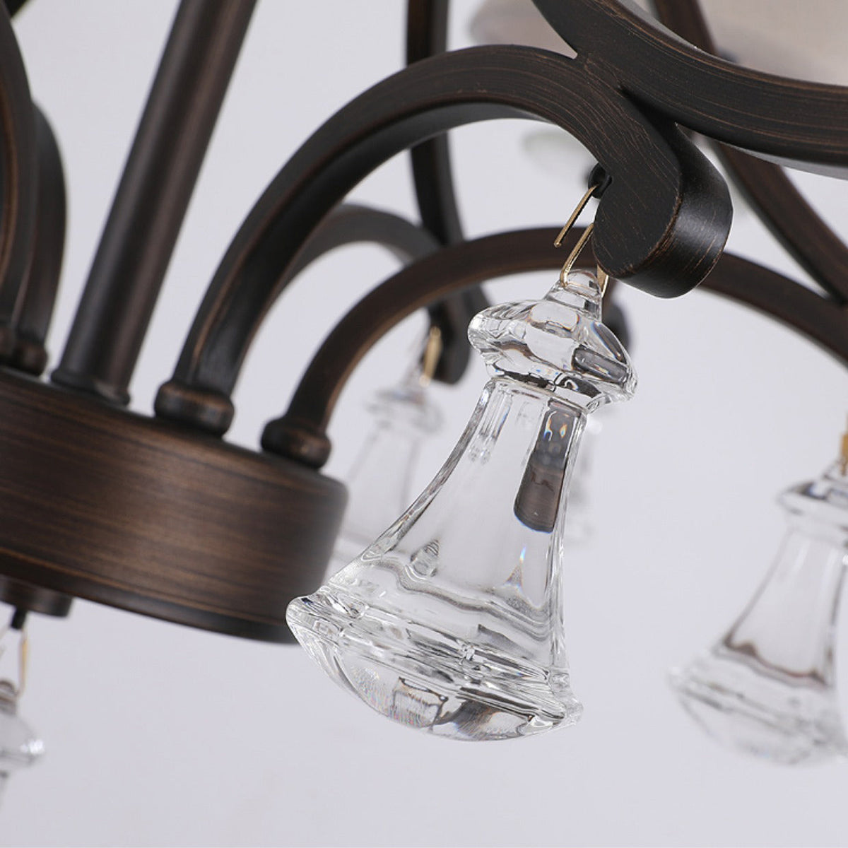 Lyvenisra candelabru