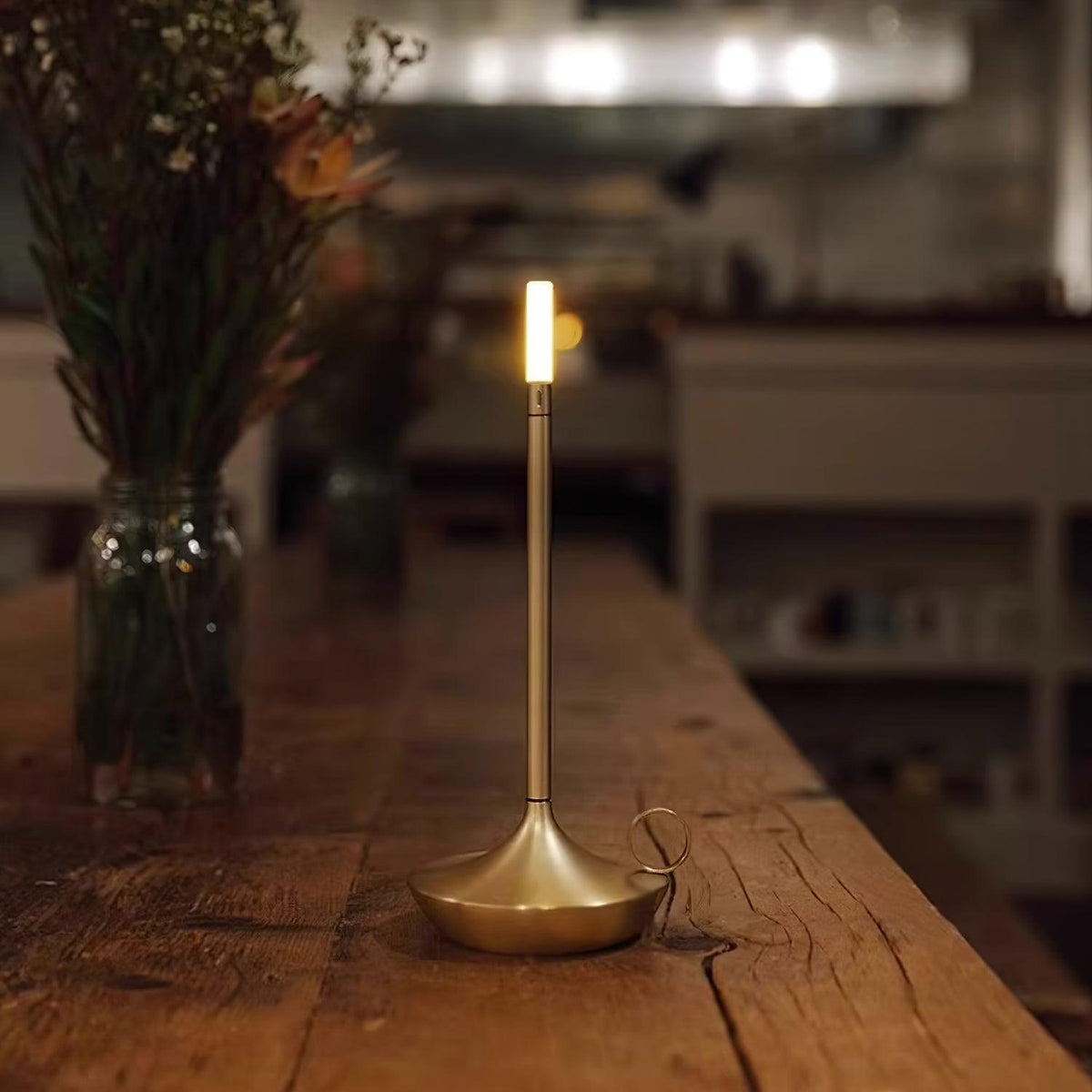 Latin lampă de masă