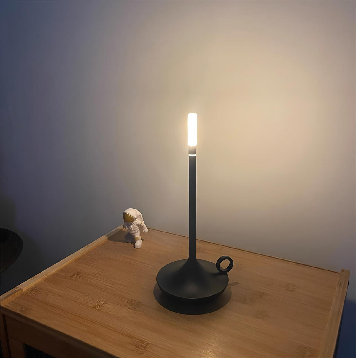 Latin lampă de masă