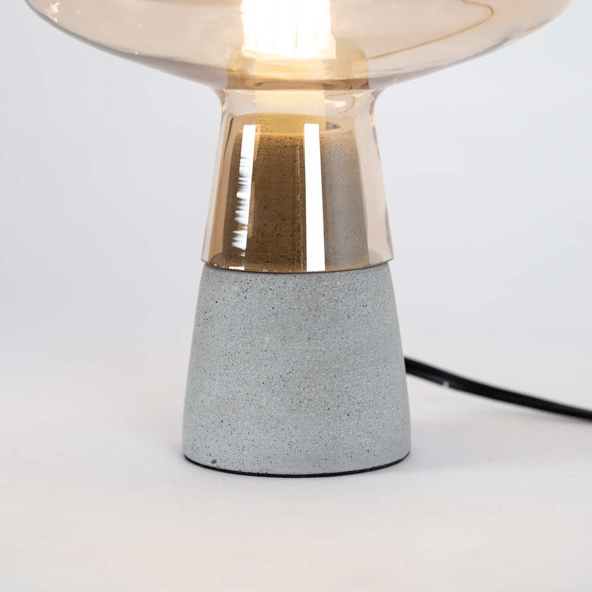 Elairella lampă de masă minimalist din ciment