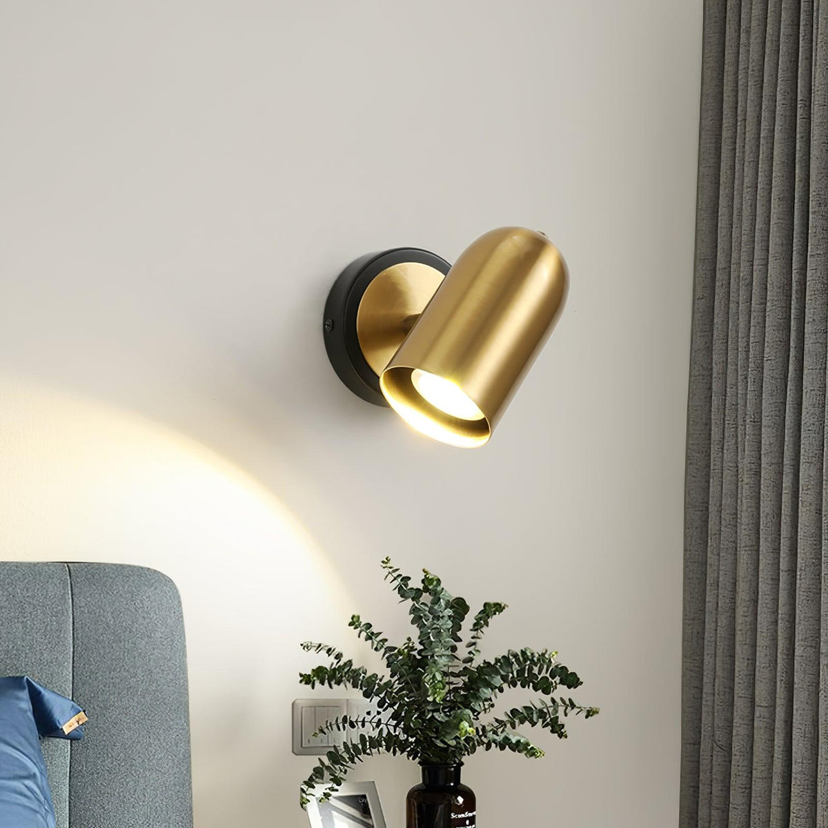 Oriaira aplică de perete aurie, modernă, minimalistă