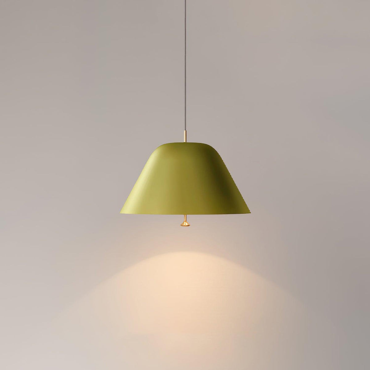 Lampă suspendată modernă cu abajur din metal în verde și alb minimalist